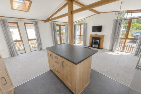 LOUNGE/ KITCHEN/ DINER