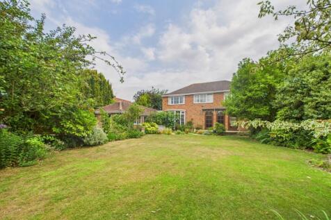 5 Bedroom Detached House - For Sale