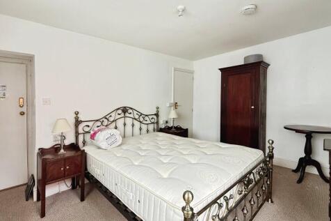 Private bedroom