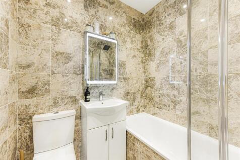 bathroom .JPG