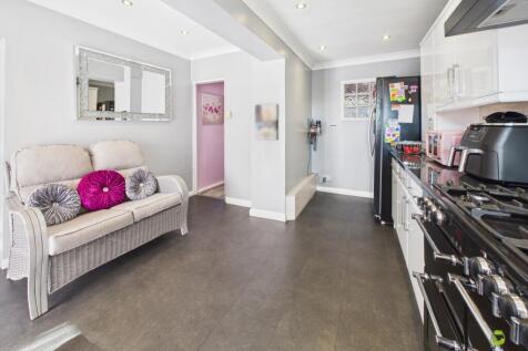 Presented by Clinton at EweMove Bexleyheath and Da