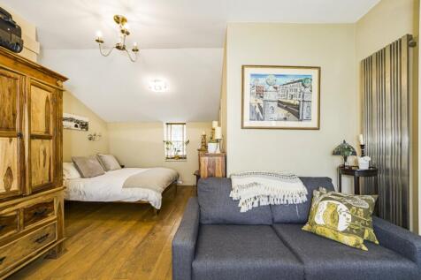 Maidenstone Hill ...