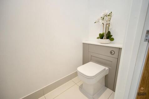 Cloakroom/wc