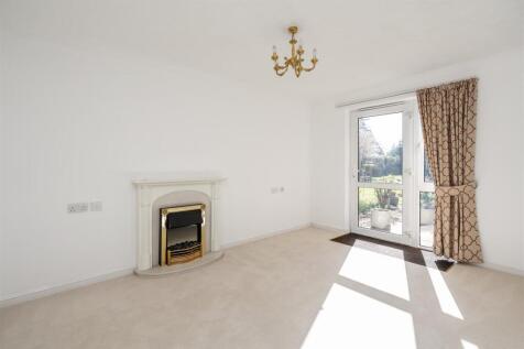 Apt 9 Bridgewater Court_2.jpg