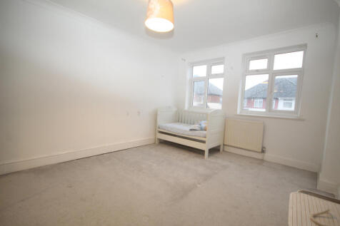 Bovingdon Avenue, Wembley, Middlesex HA9 photo 4
