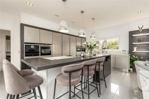 5 bed, 5 bath Detached in Edinburgh - Photo 7