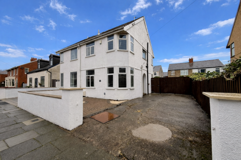 Blackpool, FY4 - property photo