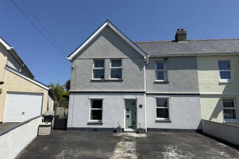 St Austell, PL25 - property photo