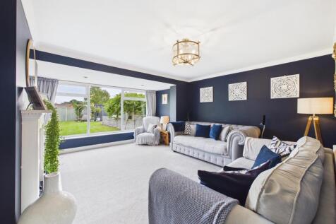 Spacious Lounge