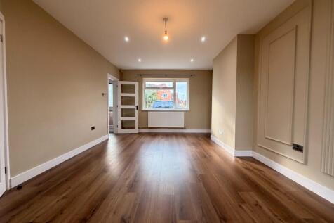 Highbury Avenue, Salisbury, Wiltshire, SP2 photo 3