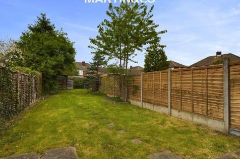 Stuart Way, Staines-upon-thames photo 4