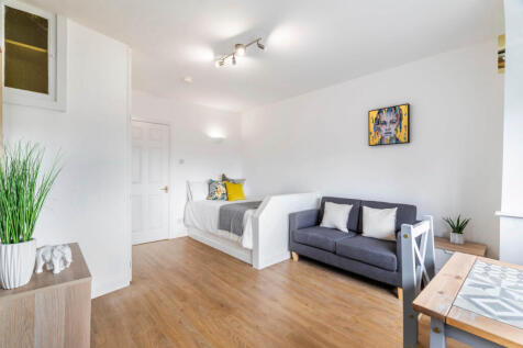 Argie Gardens, Leeds photo 3