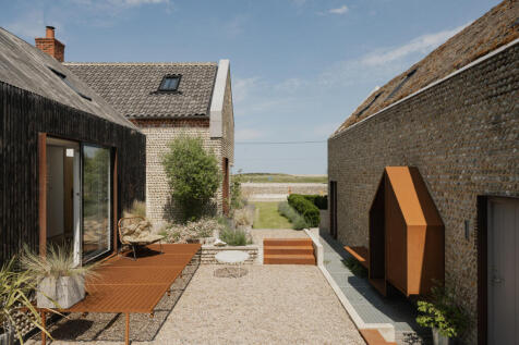 292212 - Seven Whistlers, Salthouse (exteriors)...