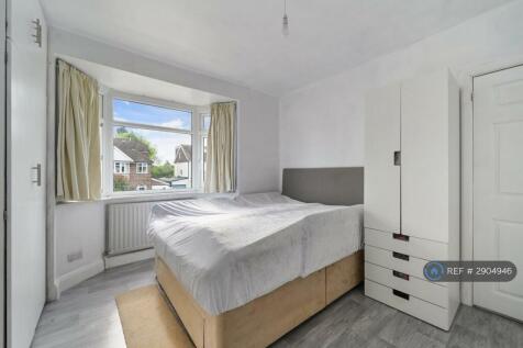 Station Avenue, Epsom, KT19 photo 4
