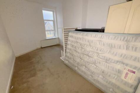 Bedroom 4 69 station