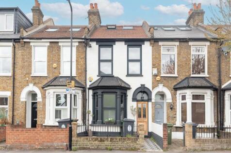 London, E10 - property photo