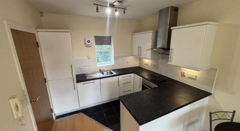14 Crompton Court - Kitchen 2.jpeg