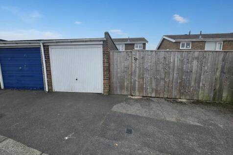 Garage/Driveway