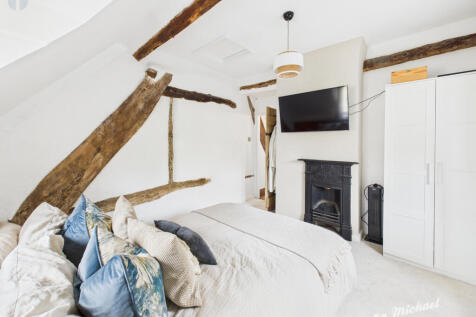 CAM03852G0-PR0408-STILL030