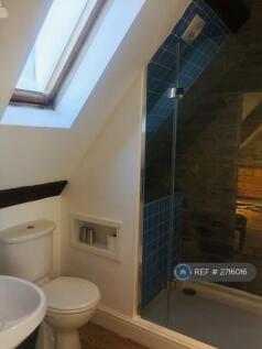 Masterbedroom En-Suite Shower Room