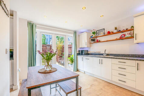 Kitchen/Dining
