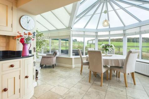 Garden Room/Dining Area