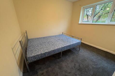 Longfield Court, SG6 photo 5