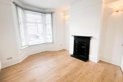 Henderson Rd E7