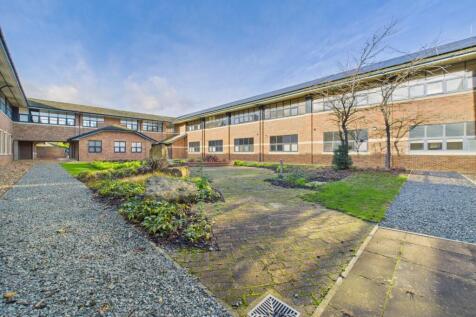 CAM01909G0-PR0422-STILL002