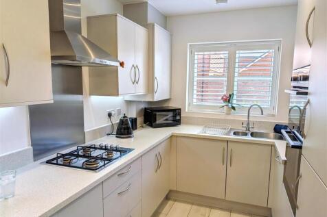 Kitchen 1 new.jpg