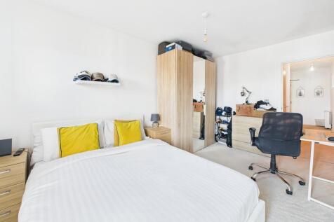 CAM02854G0-PR0451...