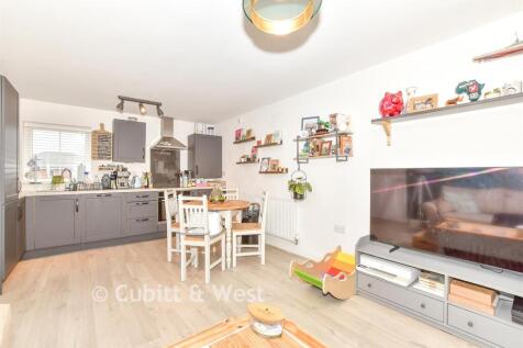Lounge/Kitchen
