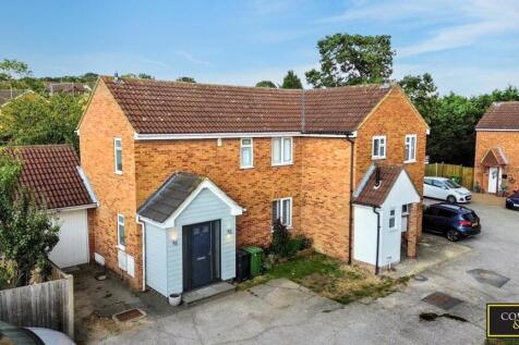Wickford, SS12 - property photo
