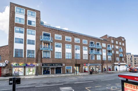 2-bed flat on Vanbrugh Hill London SE10, £2,100/mo