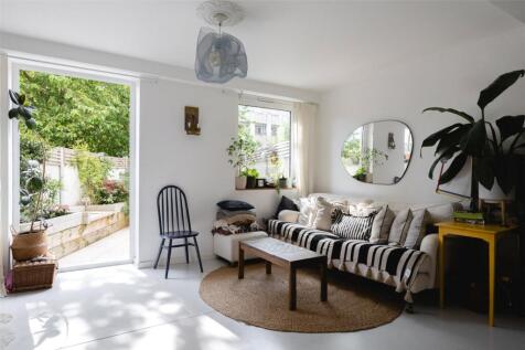 Longman House E2