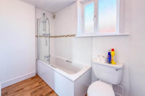 BATHROOM (3)