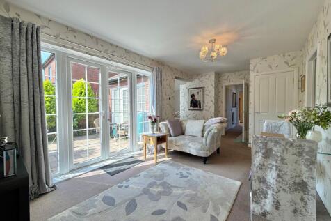 Sitting/Dining Room