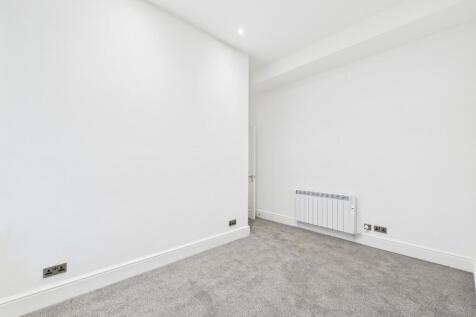 CAM04693G0-PR0034...