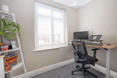 bedroom five/office