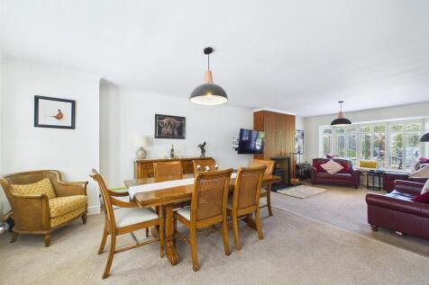Living/ Dining room