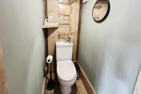 Summer House WC