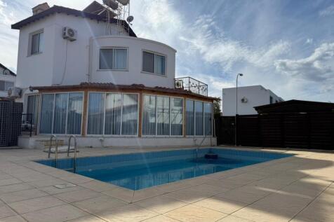 Amazing 4 bedroom Villa in Esentepe with Sea Views Image 9999 25