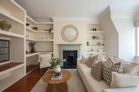 London, W8 - property photo