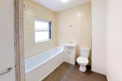 22-Myrtle-Road-Bathroom.jpg