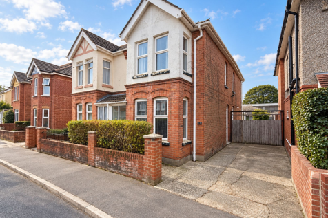 4-bed semi-detached on Hankinson Road, Bournemouth, BH9, £2,400/mo