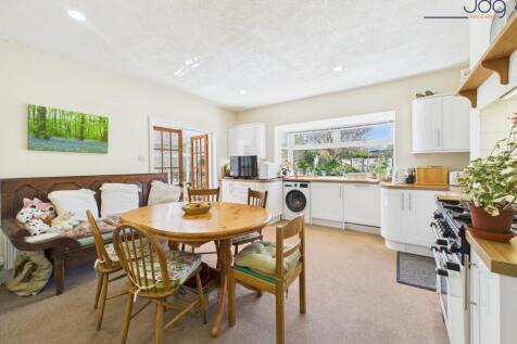 Spacious Kitchen Diner