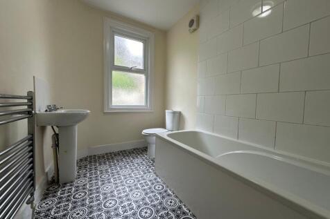Heathfield Avenue, Dover, CT16 photo 4