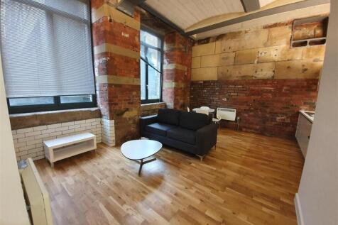 Kitchen / Lounge