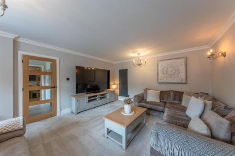 18 Royal Garden-032.jpg