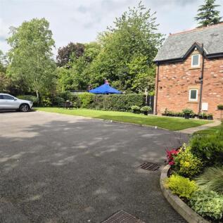 St. Helens Road, Leigh WN7 3UA photo 3